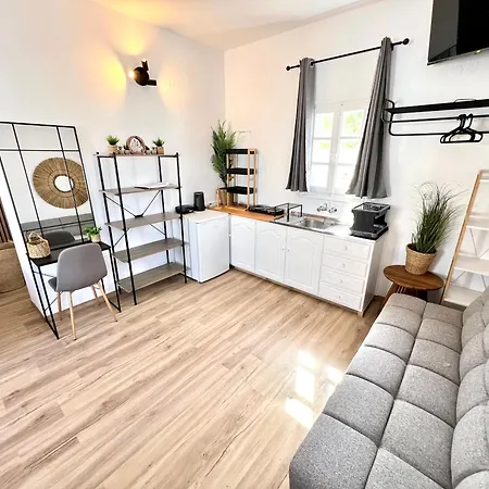 Apartment Aeolian Blu 11 *