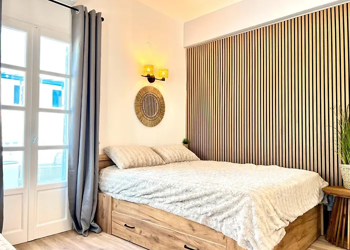 Aeolian Blu 11 Parikia (Paros)