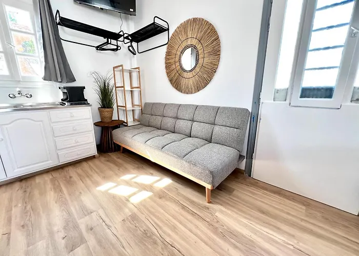 Aeolian Blu 11 Apartment